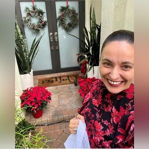 Vince Camuto floral red top